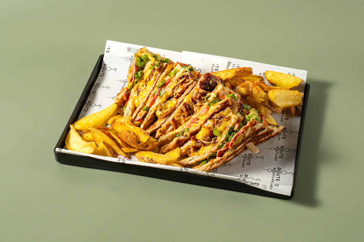 Πίτα club γύρος χοιρινός — Route Souvlaki