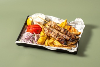 Καλαμάκι χοιρινό μερίδα — Route Souvlaki